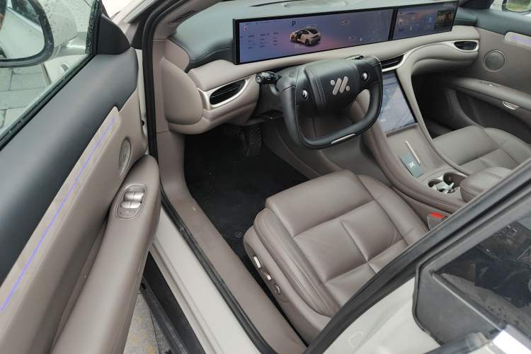 Used IM L6 2025 Ultra Model
