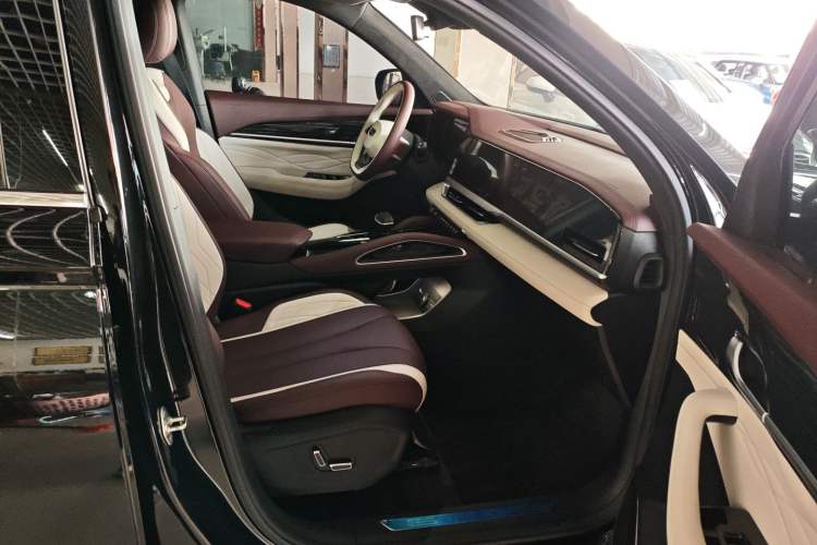 Used Geely Auto Monjaro L 2024 2.0TD High-Power Automatic Two-Wheel Drive Yunqi Version
