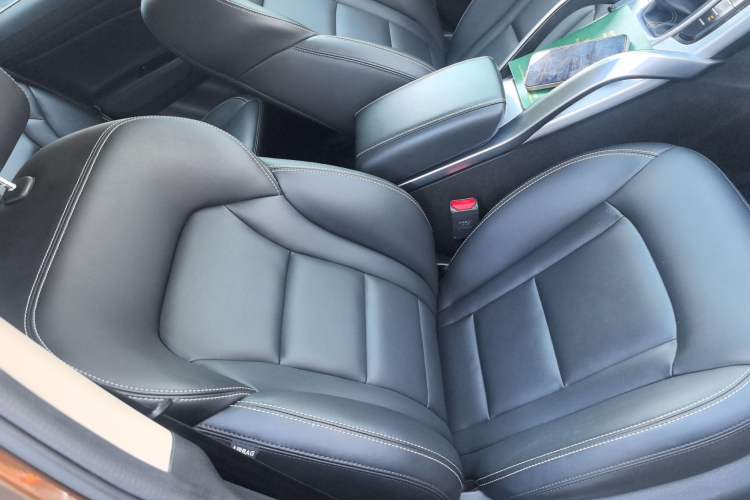 Used Geely Auto Emgrand X7 Sport 2016 2.0L Manual Smart Connect Version