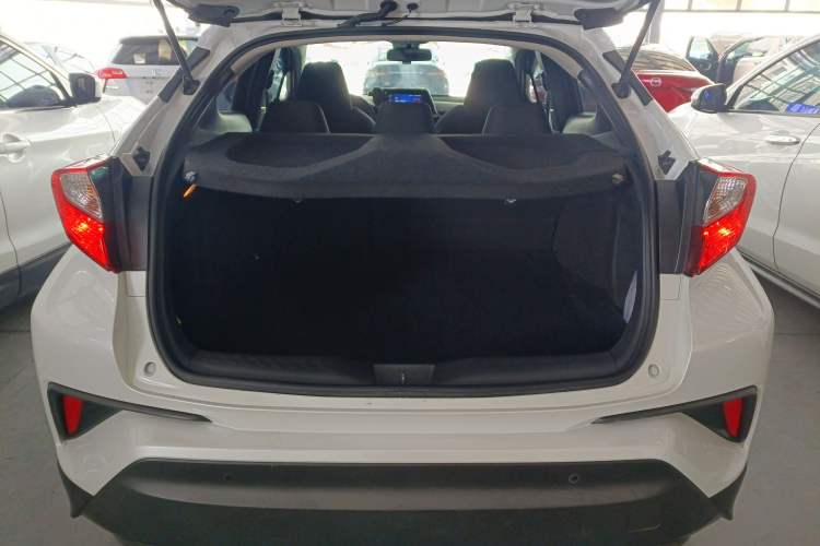 Used Toyota IZOA 2021 2.0L Enjoy Edition