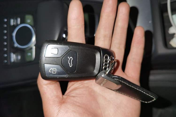 Used Audi A4L 2019 40 TFSI Fashion Edition China VI Emission Standard
