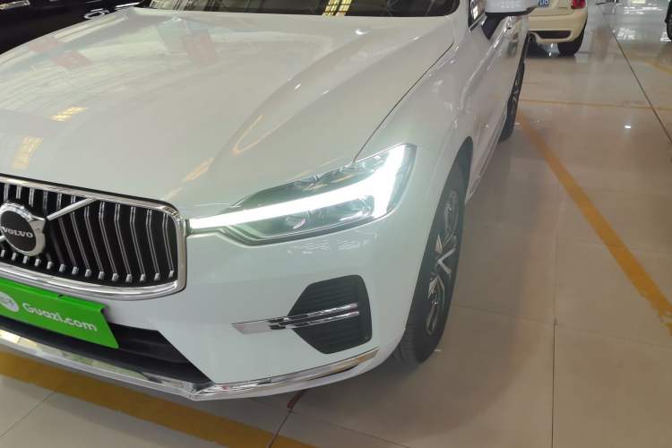 Used Volvo XC60 2023 B5 4x4 Smart Luxury Edition
