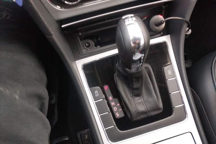 Used Volkswagen Passat 2014 1.8TSI DSG Prestige Edition
