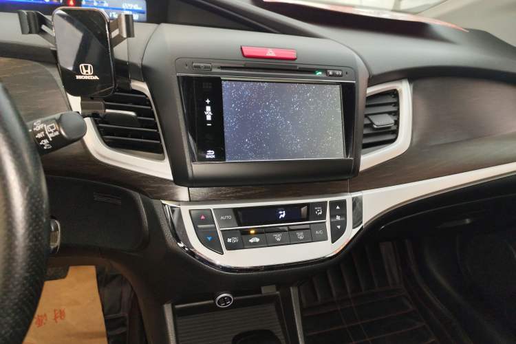 Used Honda Jade 2013 1.8L automatic Comfort version 5 seats
