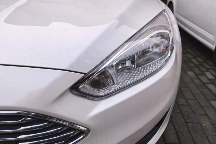 Used Ford Focus 2015 Sedan 1.6L Automatic Comfort Model
