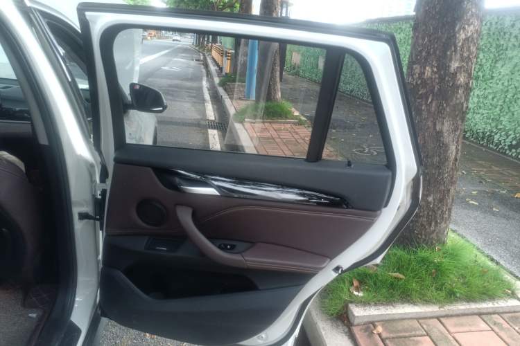 Used BMW X1 2020 sDrive25Li Leading Model
