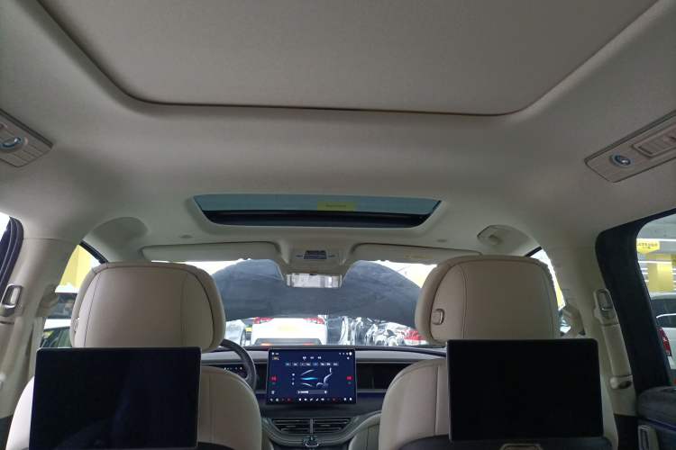 Used Denza D9 2025 DM-i Intelligent Drive 1020 Four-Wheel Drive Flagship Model