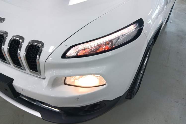 Used  Cherokee 2016 2.4L Professional Smart Version