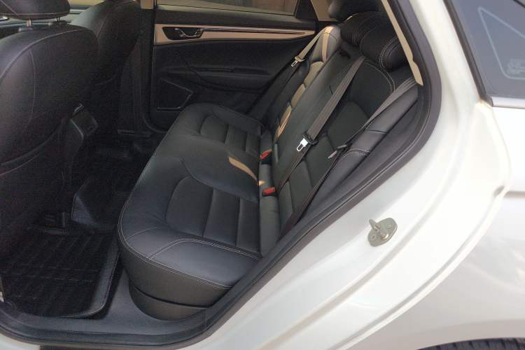 Used Geely Auto Emgrand GL 2017 1.8L Manual Elite Model
