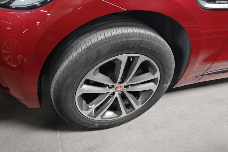 Used Jaguar F-PACE 2016 2.0T Two-Wheel-Drive R-Sport Sport Edition
