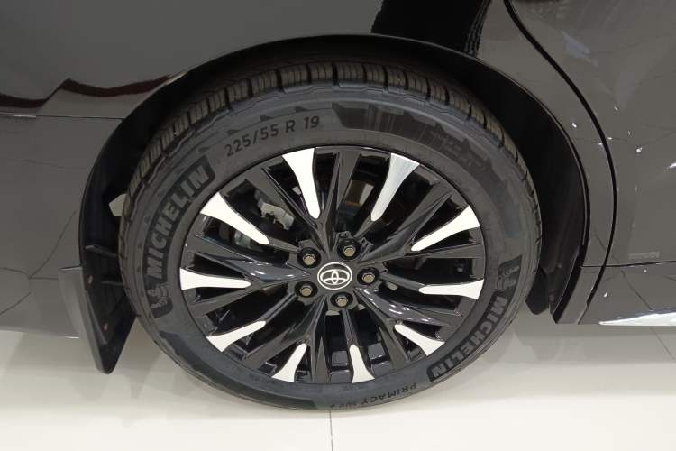 Used Toyota Alphard 2024 Dual-Engine 2.5L Deluxe Edition
