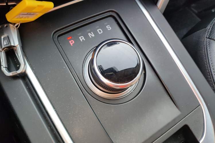 Used Land Rover Discovery Sport 2019 240 PS SE Version China VI Standard
