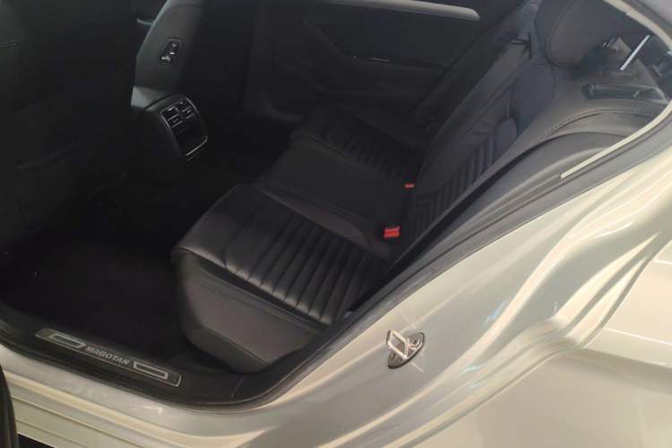 Used Volkswagen Magotan 2019 330TSI DSG Leading Edition China V Standard
