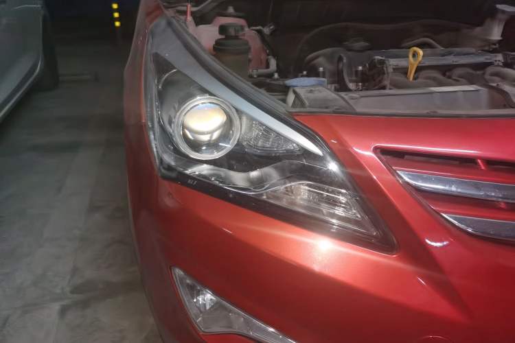 Used Hyundai Verna (older generation) 2014 1.4L Manual Top-Tier Model TOP