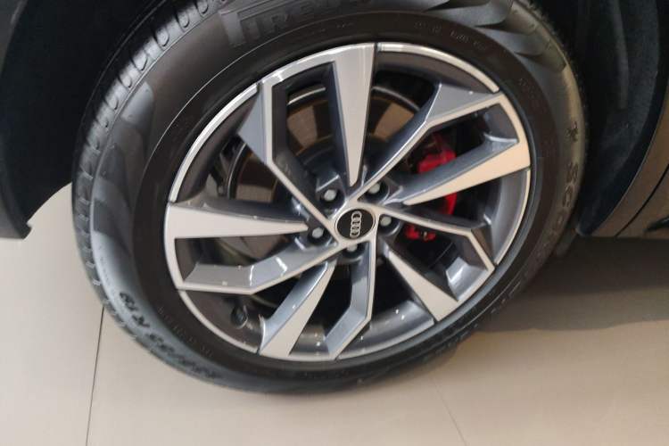 Used Audi Q5L 2025 40 TFSI Luxury Dynamic Edition
