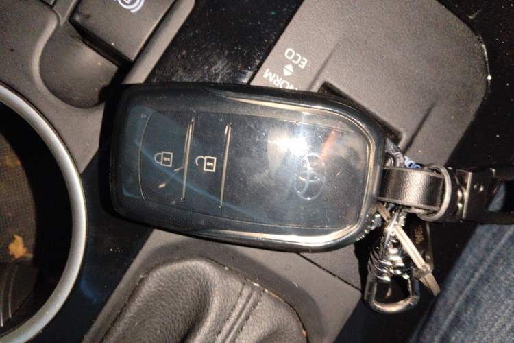 Used Toyota Highlander 2024 2.5L Smart Electric Hybrid Dual-Motor Two-Wheel Drive Luxury Version 7 Seats
