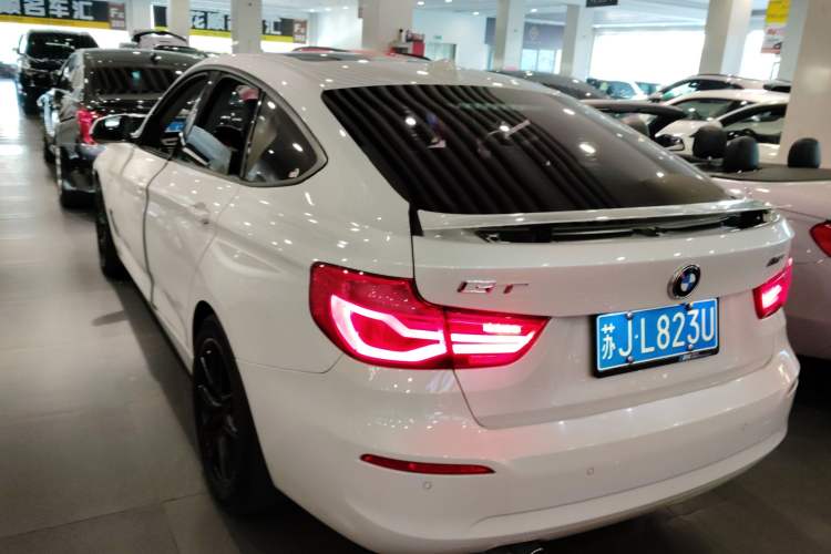 Used BMW 3 Series GT 2018 320i Sport Edition
