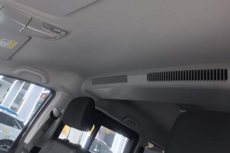 Used  M4 2019 Business Series 2.0L Manual - China VI Standard
