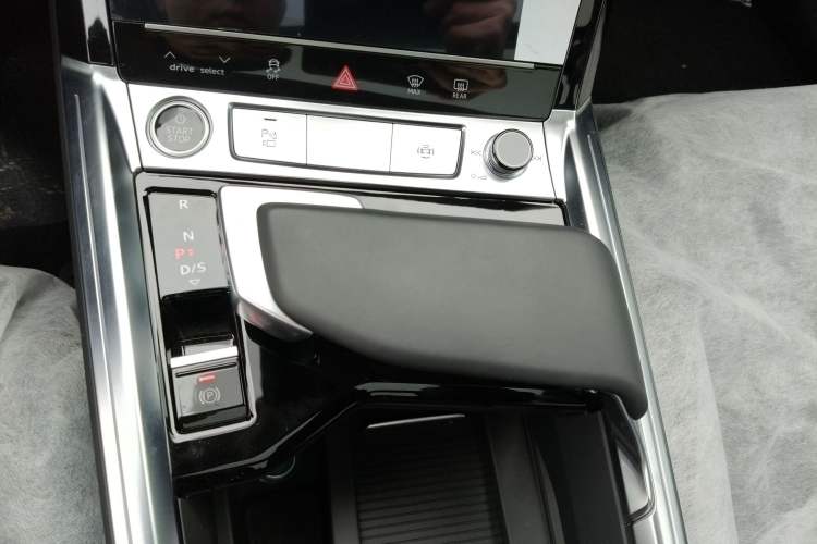 Used Audi e-tron 2021 50 quattro Luxury Edition
