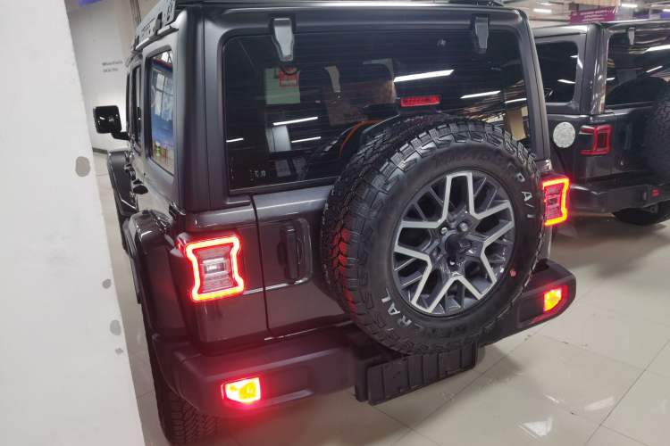 Used  Wrangler 2024 2.0T Sahara Four-Door Edition
