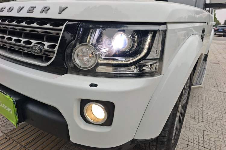 Used Land Rover Discovery 2016 3.0 SC Obsidian Black Heritage Edition HSE