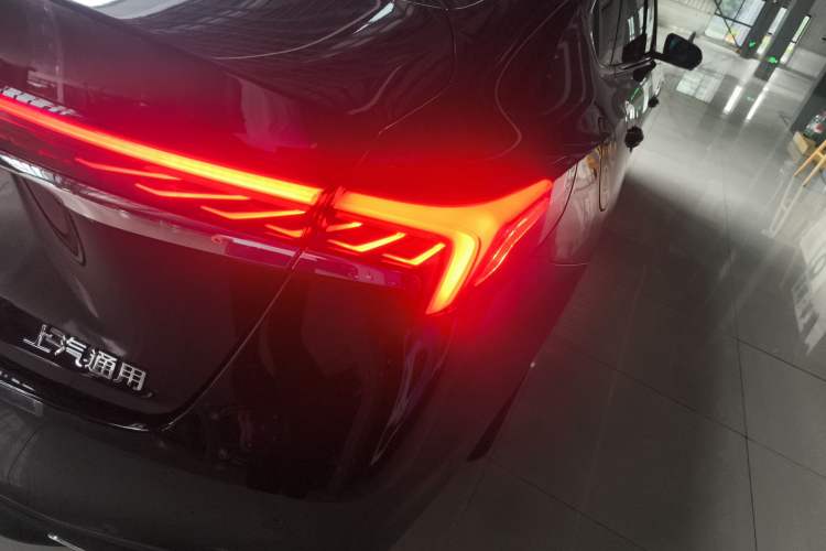 Used Buick LaCrosse 2025 28T Platinum Edition
