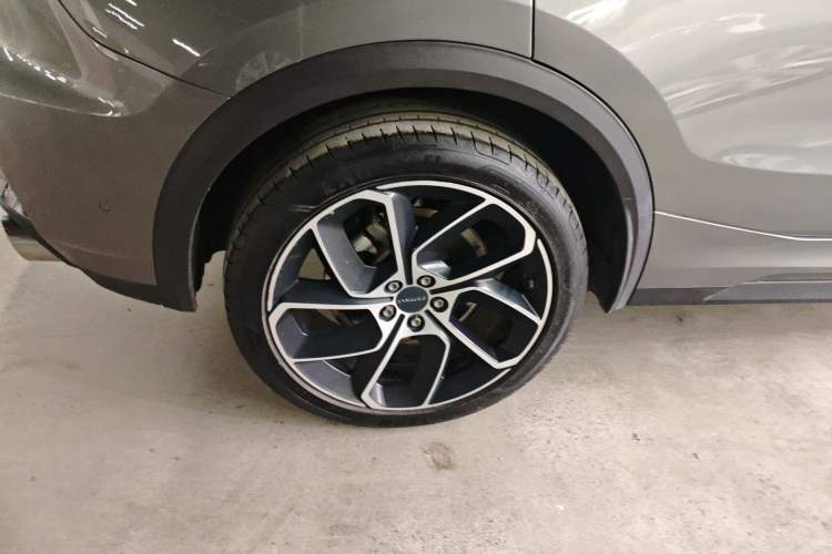 Used Lynk & Co 05 2020 2.0TD Two-Wheel Drive Shine Halo