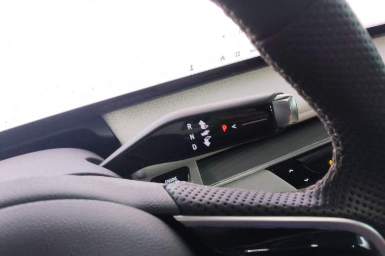 Used Buick GL8 New Energy 2024 Lu Zun Luxury Edition 7-Seater
