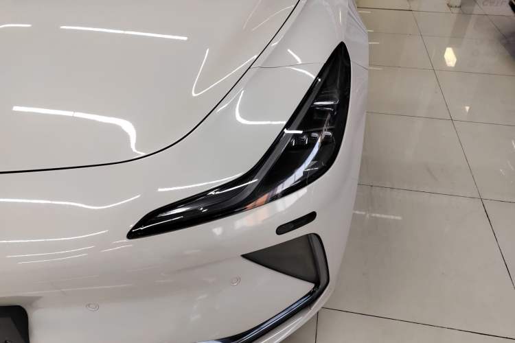 Used  LS7 2023 100kWh Pro All-Wheel-Drive Version