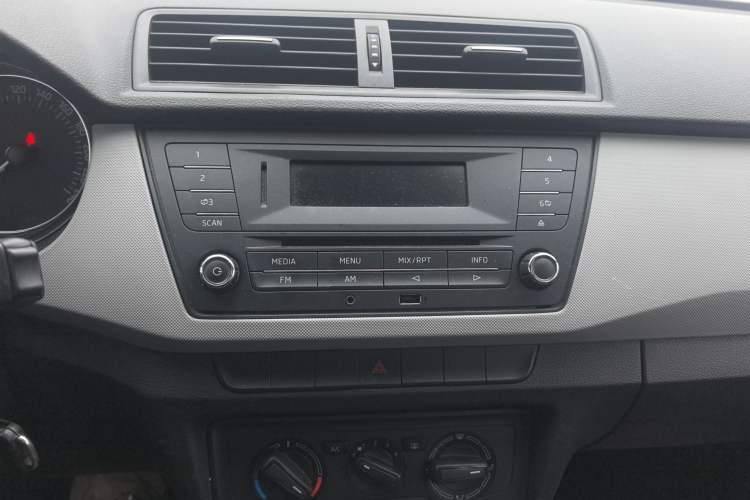 Used Skoda Fabia 2015 1.4L Automatic Chuanxing Edition
