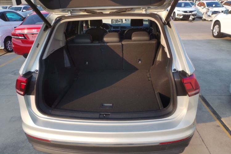 Used Volkswagen Tiguan L 2019 Revised 330TSI Automatic Two-Wheel Drive Smart & Luxury Edition China VI Standard
