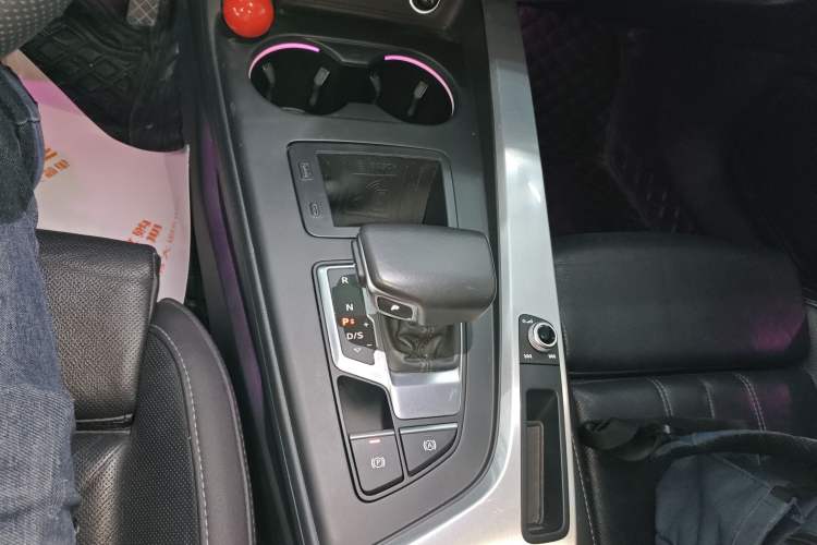 Used Audi A4L 2022 40 TFSI Fashion Dynamic Model
