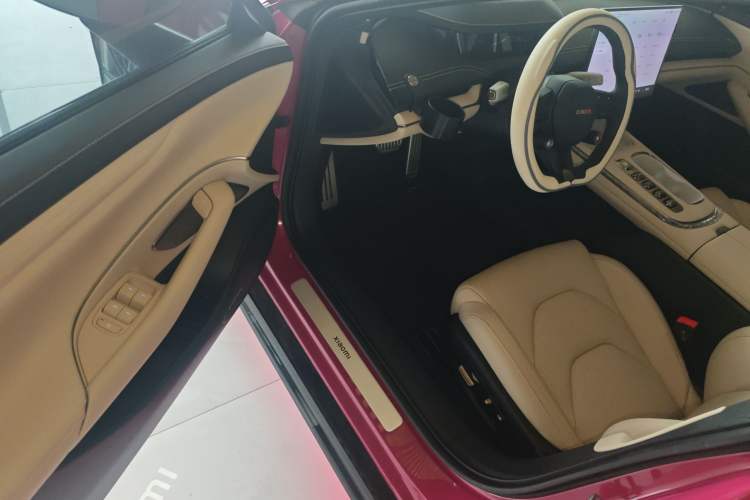 Used  SU7 2024 Four-Wheel Drive Ultra-Long Range Advanced Intelligent Driving Max Edition
