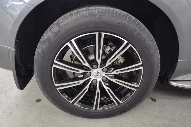 Used Volvo XC60 2020 T5 4x4 Smart Luxury Edition