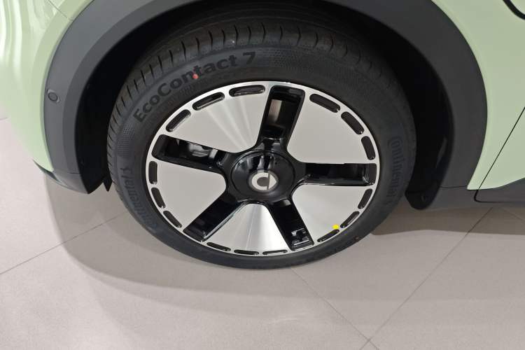 Used  #5 2024 Long-Range Journey Luxury Edition