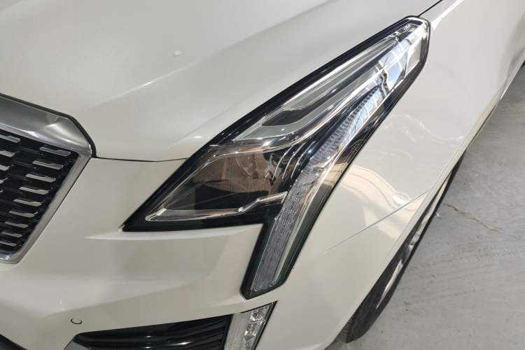 Used Cadillac XT5 2022 2.0T Two-Wheel Drive Luxury Version
