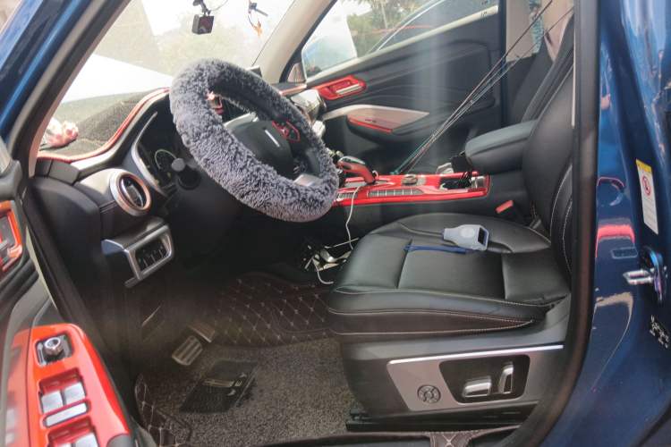 Used Wey VV6 2018 2.0T Two-Wheel-Drive Ultra-Luxury Version China V Standard