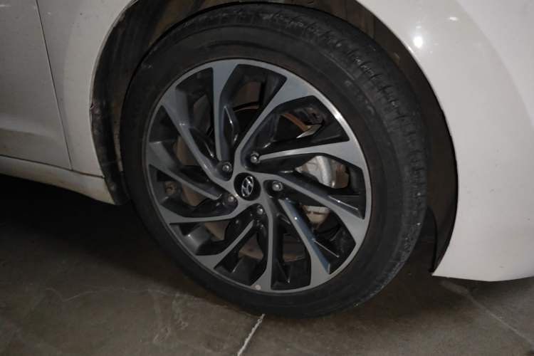 Used Hyundai Elantra 2019 1.4T Dual-Clutch Xuan Dong · Dynamic Model
