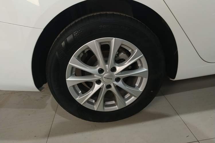 Used Roewe i5 2023 1.5L Manual Comfort Edition
