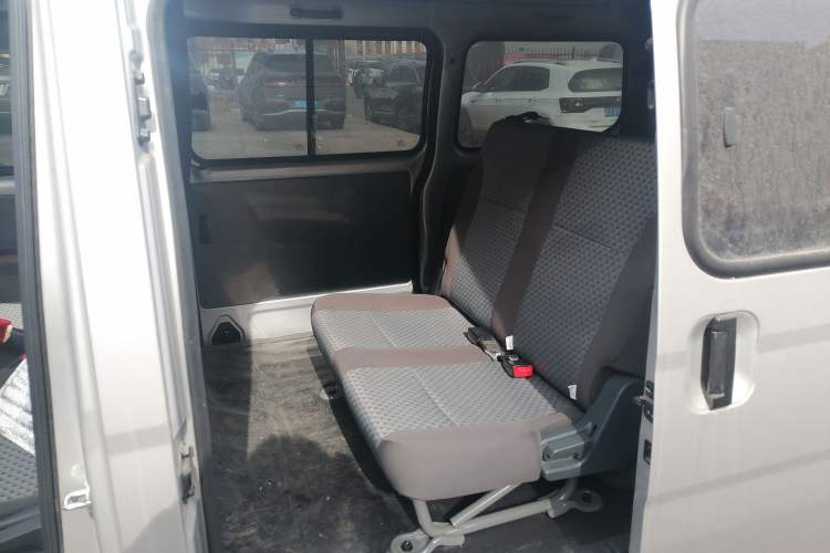 Used Wuling Zhiguang 2023 1.5L Practical Version 5/7 Seats