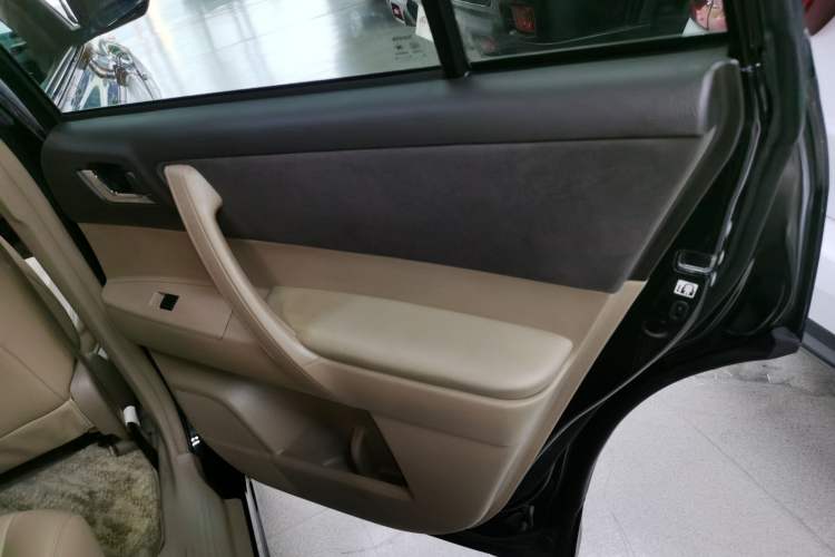 Used Toyota Highlander 2012 2.7L 2WD 5-Seater Elite Edition
