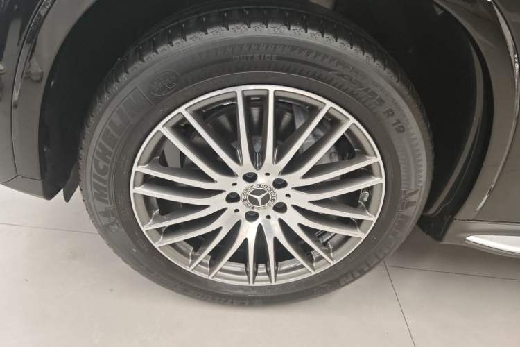 Used Mercedes-Benz GLC 2023 GLC 300 L 4MATIC Dynamic Edition 5-seater
