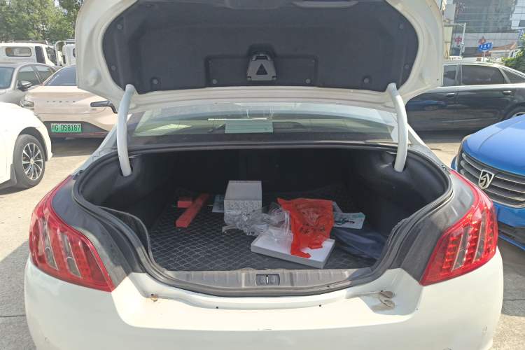 Used Peugeot 508 2013 2.0L 2nd Anniversary Edition with Automatic Sunroof – Classic Version