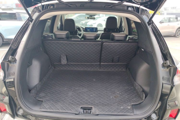 Used Ford Escape 2020 EcoBoost 245 Two-Wheel-Drive Titanium Edition
