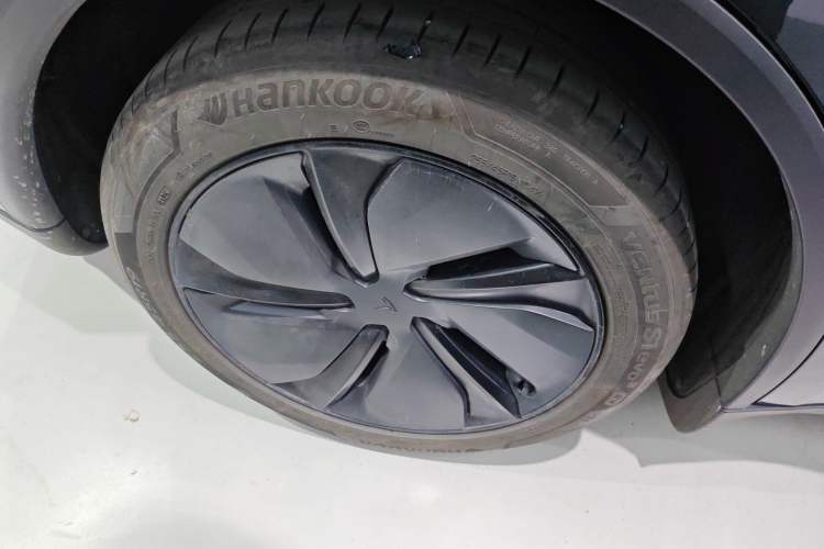 Used Tesla Model Y 2025 Long-Range All-Wheel Drive First Edition
