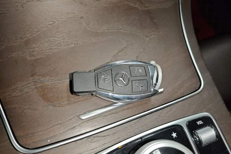 Used Mercedes-Benz GLC 2016 GLC 300 4MATIC Dynamic Model
