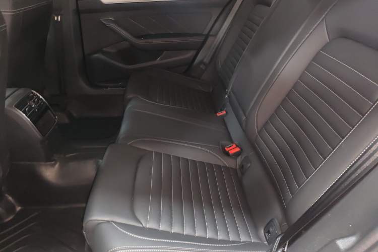 Used Volkswagen Magotan 2025 Zhongxiang Version 280TSI DSG Comfort Edition
