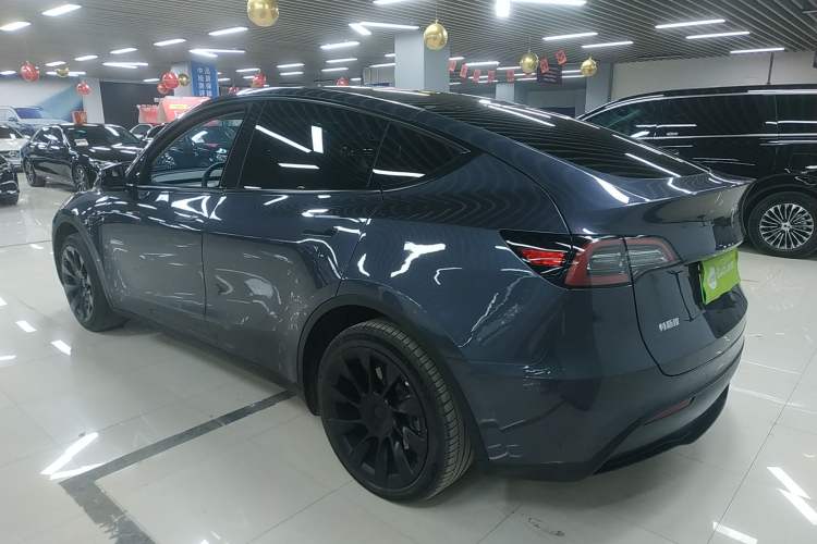 Used Tesla Model Y 2022 Long-Range All-Wheel-Drive Version
