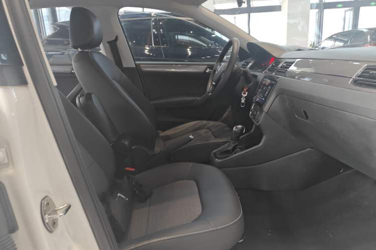 Used Volkswagen Santana 2018 1.5L Automatic Comfort Edition
