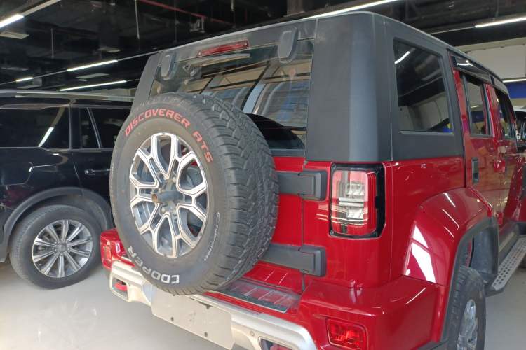 Used Beijing Auto BJ40 2023 2.0T Automatic Four-Wheel Drive Urban Hunter Edition Chivalrous Type
